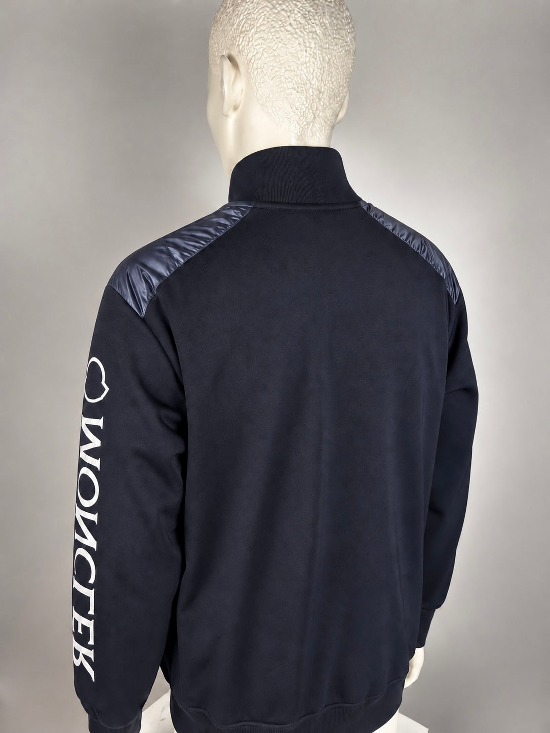 Moncler Down Jacket Cardigan (L)