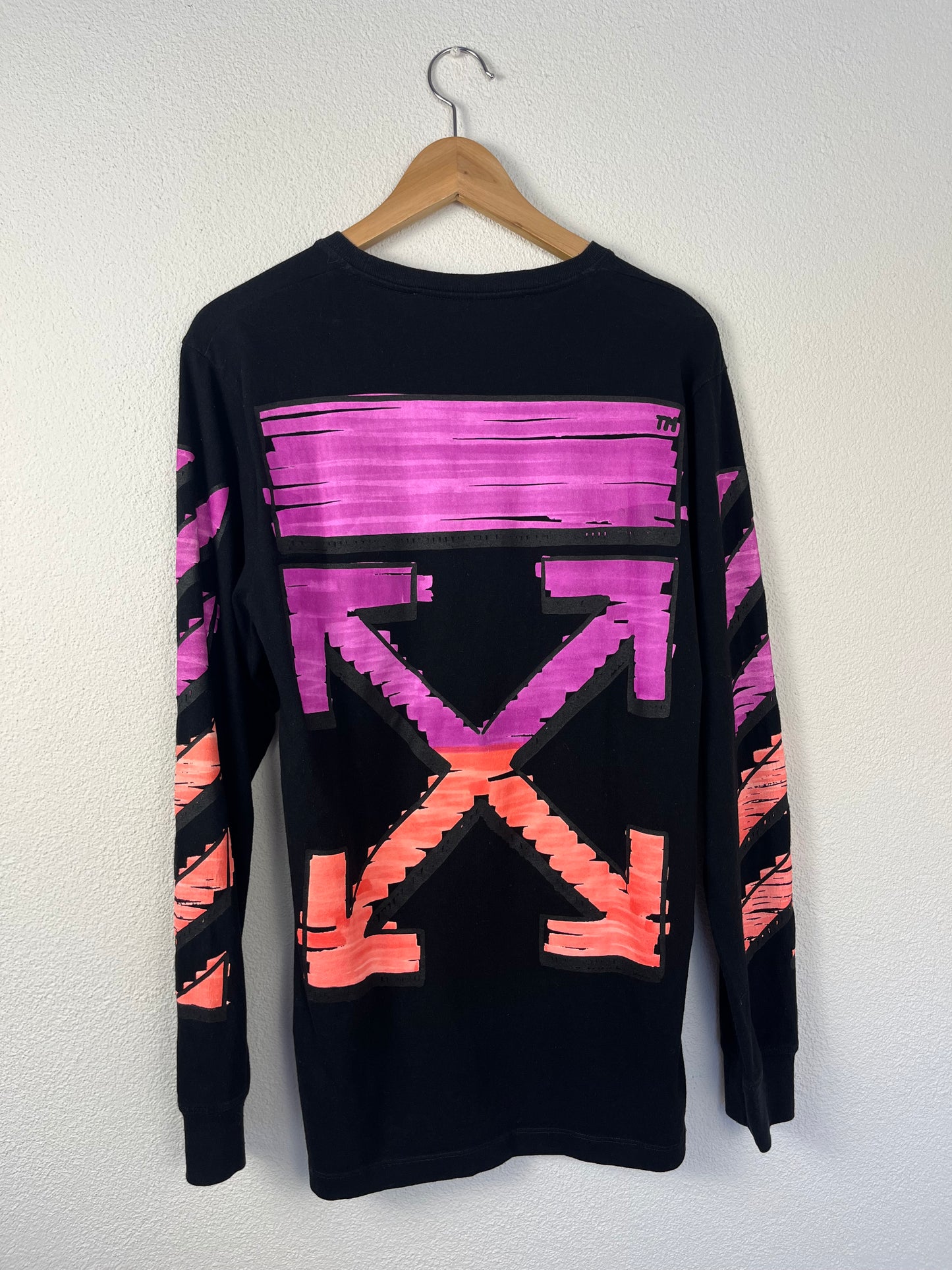 Off-White sweater (M)