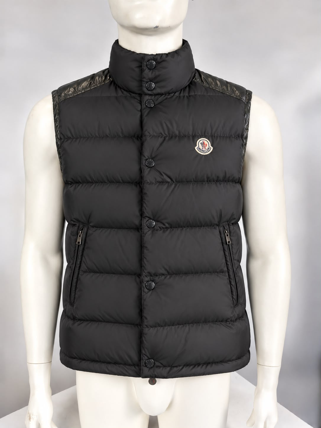 Moncler Cheval Down Jacket Gilet (4/L)