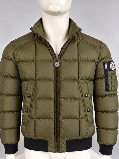 Moncler Down Jacket (3/M)