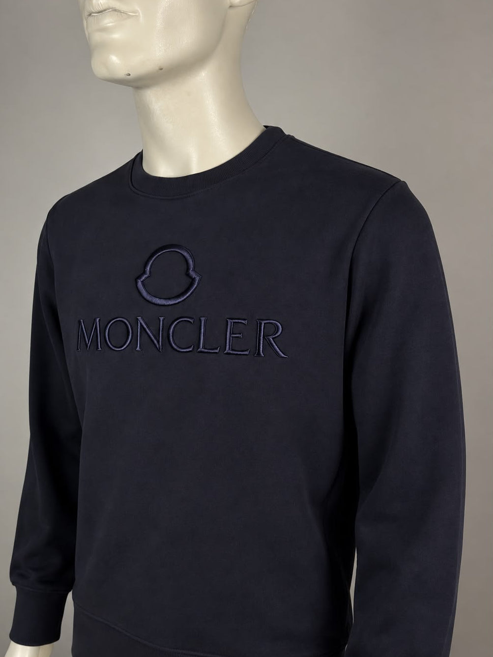 Moncler Sweater (M)