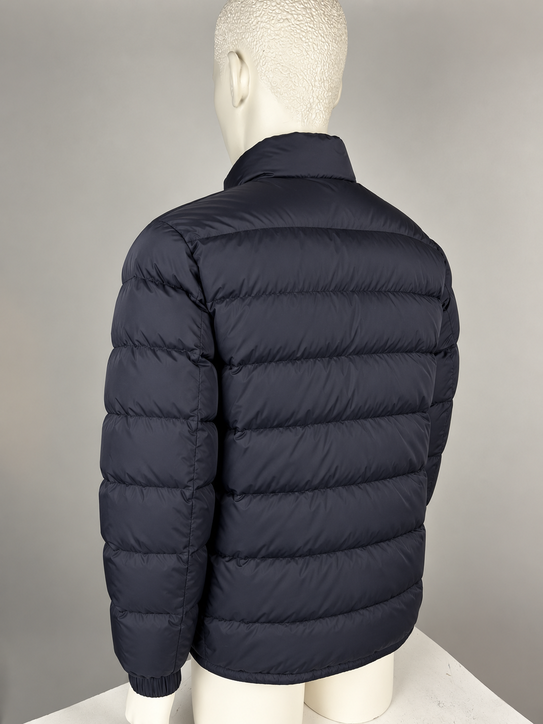 Moncler Sevieres Down Jacket (2/M)