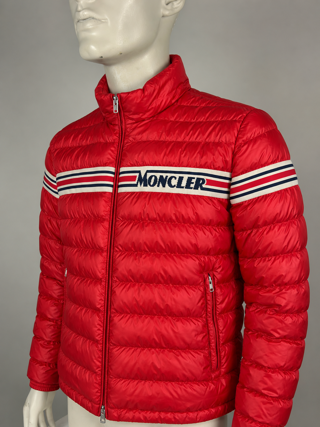 Moncler Down Jacket (5/XL)